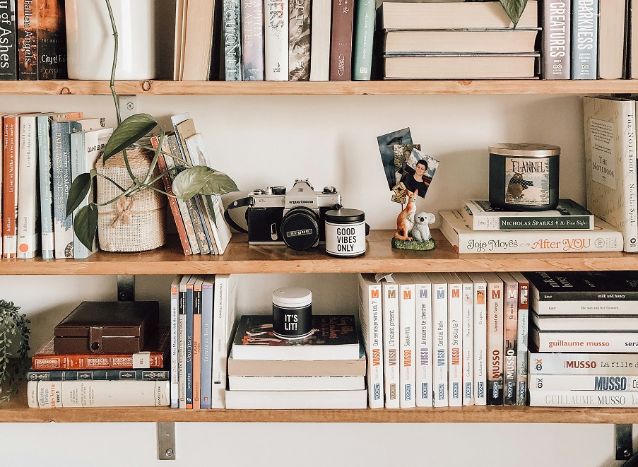 Cómo crear y organizar tu biblioteca en casa: Guía de estilo para el lector exigente - Tintablanca